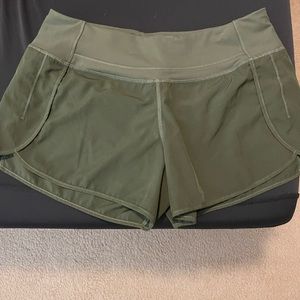 Born Primitive 2.5 inch shorts- Free Flow